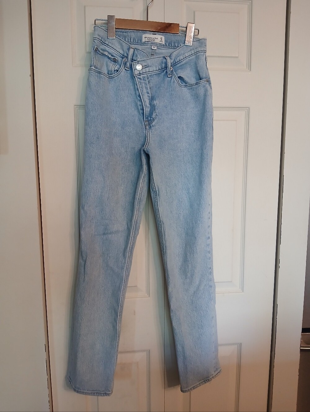 Abercrombie & Fitch Light Blue Straight Leg Jeans Size 27